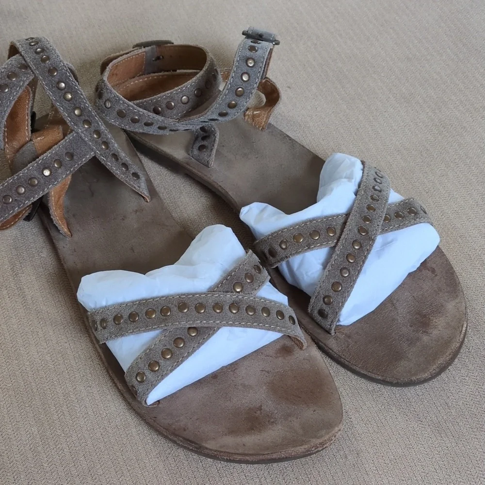 Rebels Studded Brown Sandals Size 10
